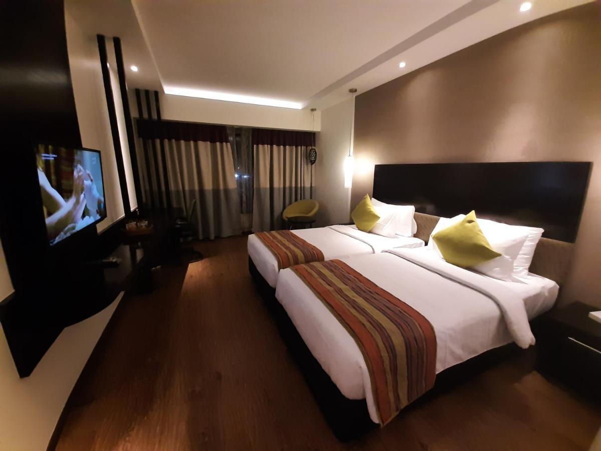 ไฮซินท์ โฮเต็ล Hotel Thiruvananthapuram ภายนอก รูปภาพ
