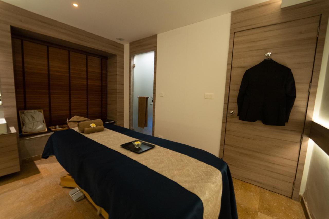 ไฮซินท์ โฮเต็ล Hotel Thiruvananthapuram ภายนอก รูปภาพ