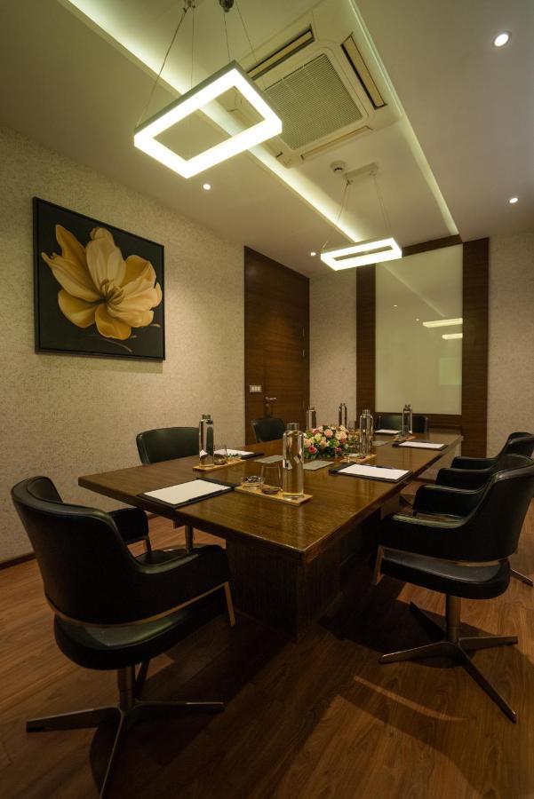 ไฮซินท์ โฮเต็ล Hotel Thiruvananthapuram ภายนอก รูปภาพ